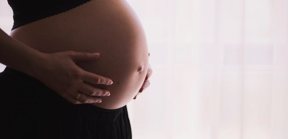 pregnant-stomach