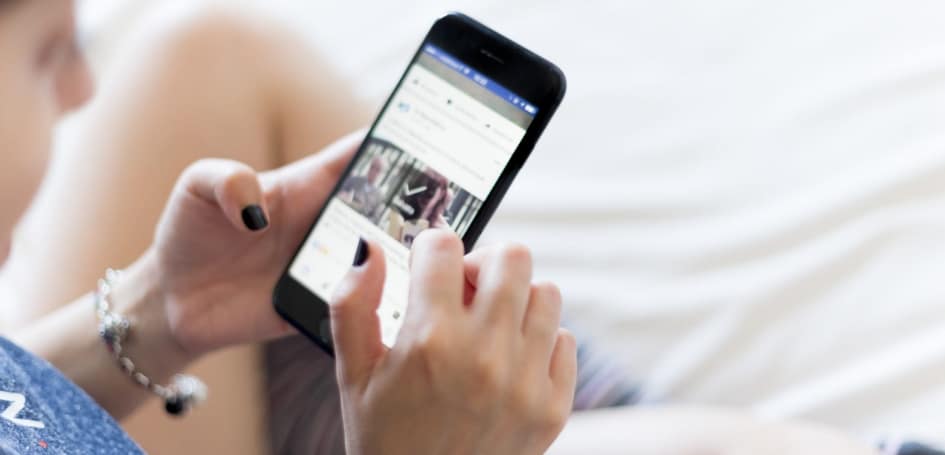 woman-using-phone-social-media
