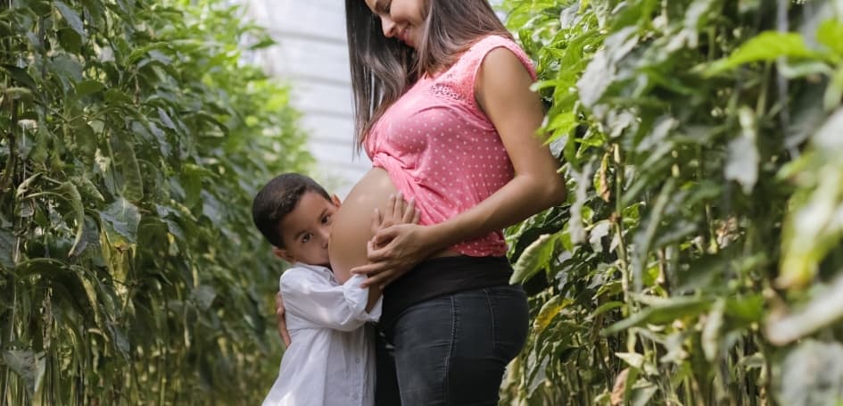 pregnant_woman_child